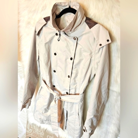 Essentials Sealed Seams Water Resistant Trench Coat w/Belt - Picture 2 of 8